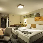 Rila מלון